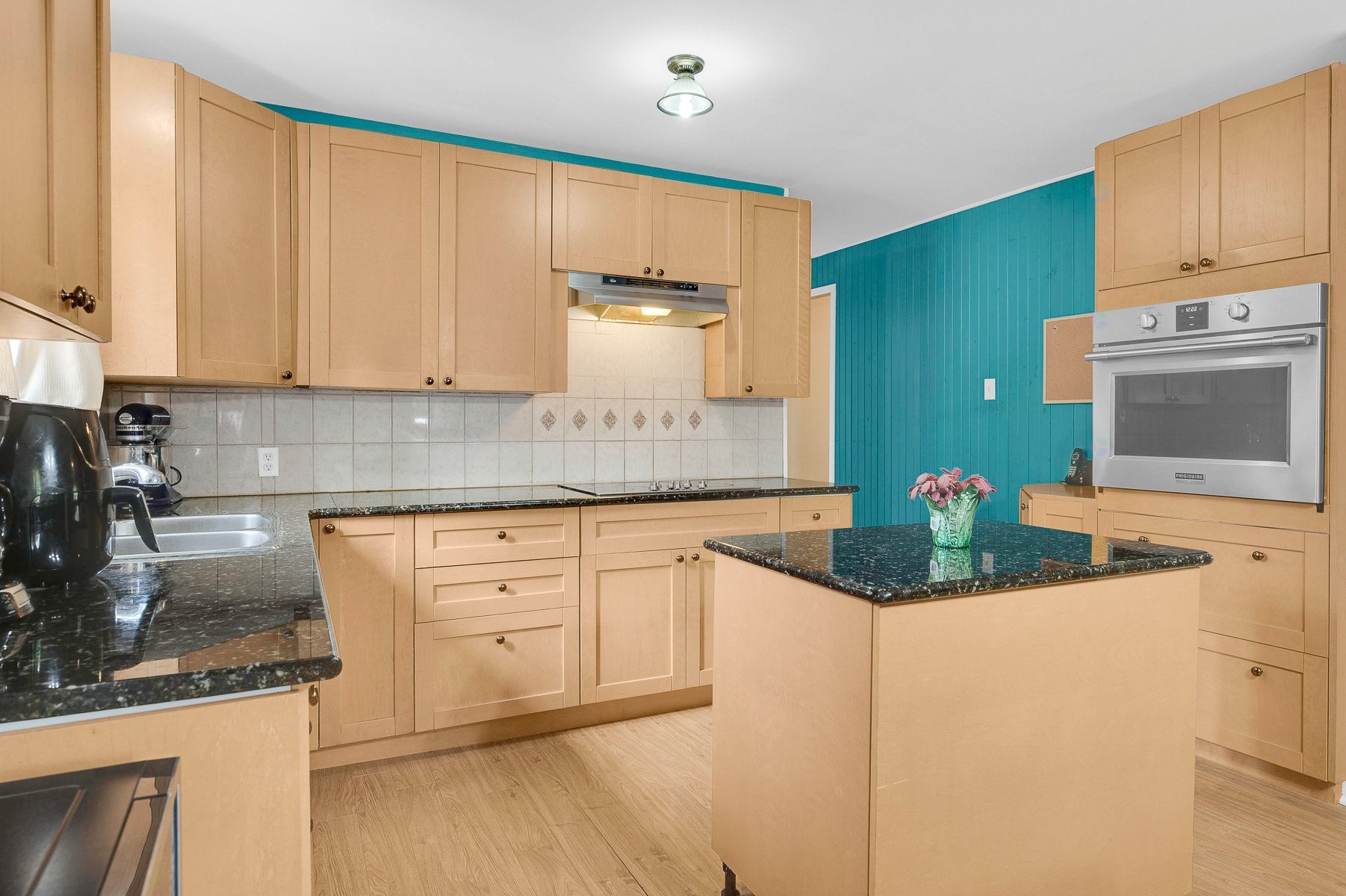 









1827


Rue Tassé

,
Wentworth-Nord,




QC
J0T1Y0

