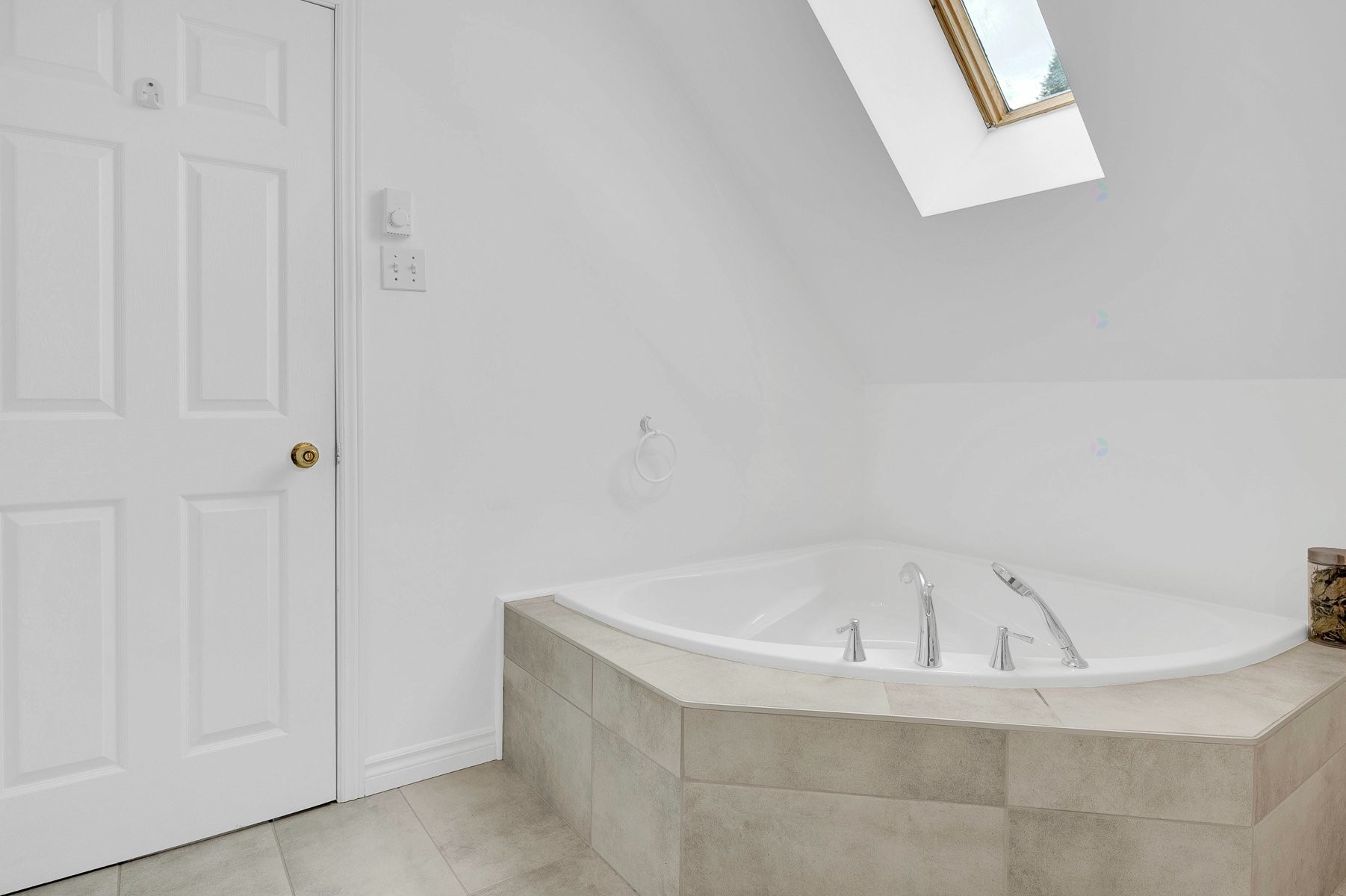









1827


Rue Tassé

,
Wentworth-Nord,




QC
J0T1Y0

