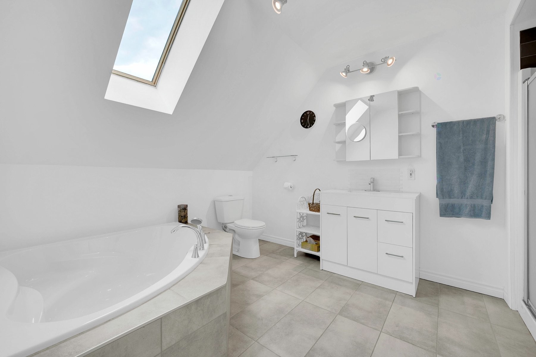 









1827


Rue Tassé

,
Wentworth-Nord,




QC
J0T1Y0

