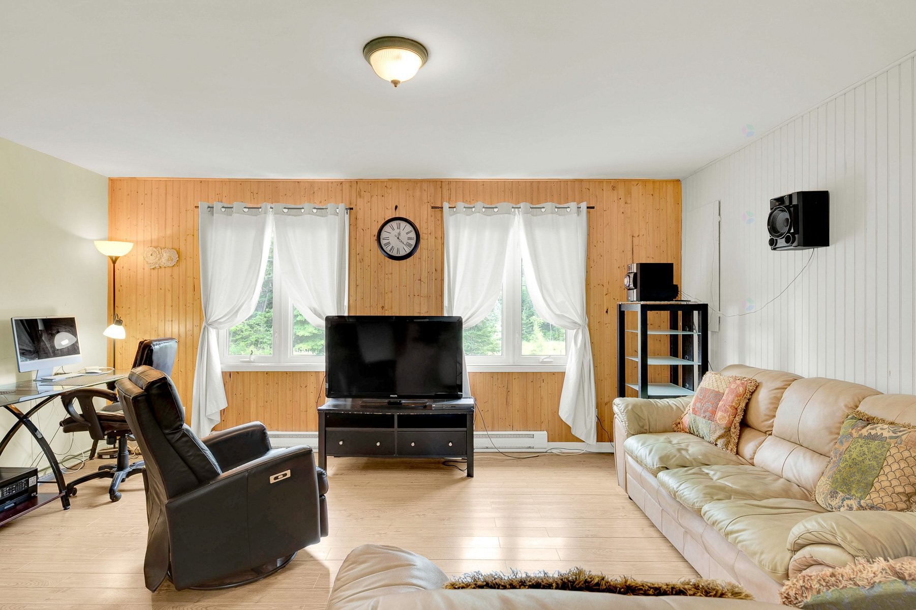 









1827


Rue Tassé

,
Wentworth-Nord,




QC
J0T1Y0

