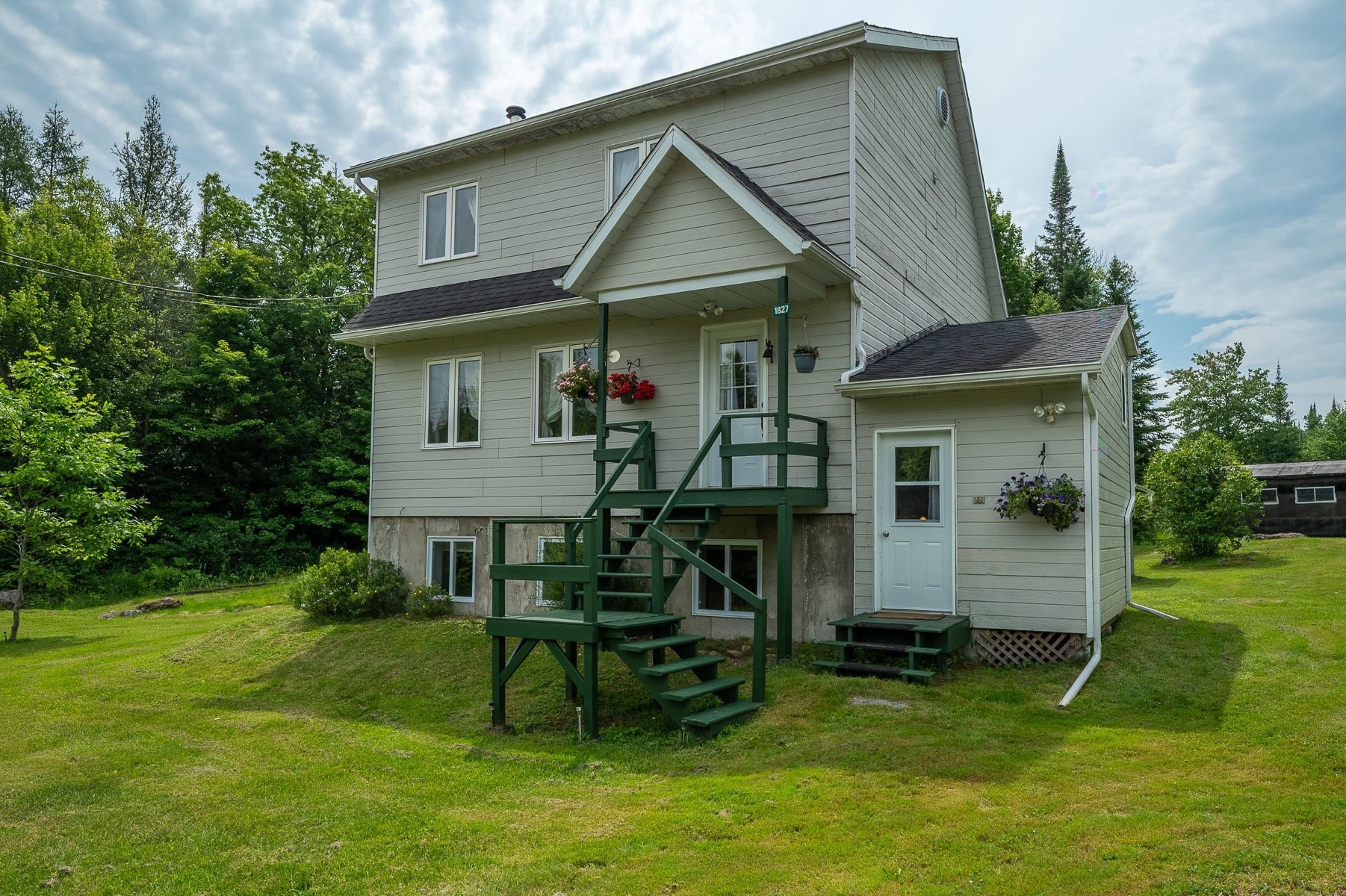 









1827


Rue Tassé

,
Wentworth-Nord,




QC
J0T1Y0

