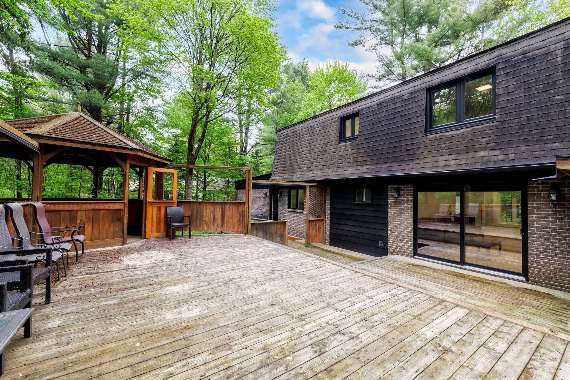 









2404


Place Jubilee

,
Saint-Lazare,




QC
J7T2B1

