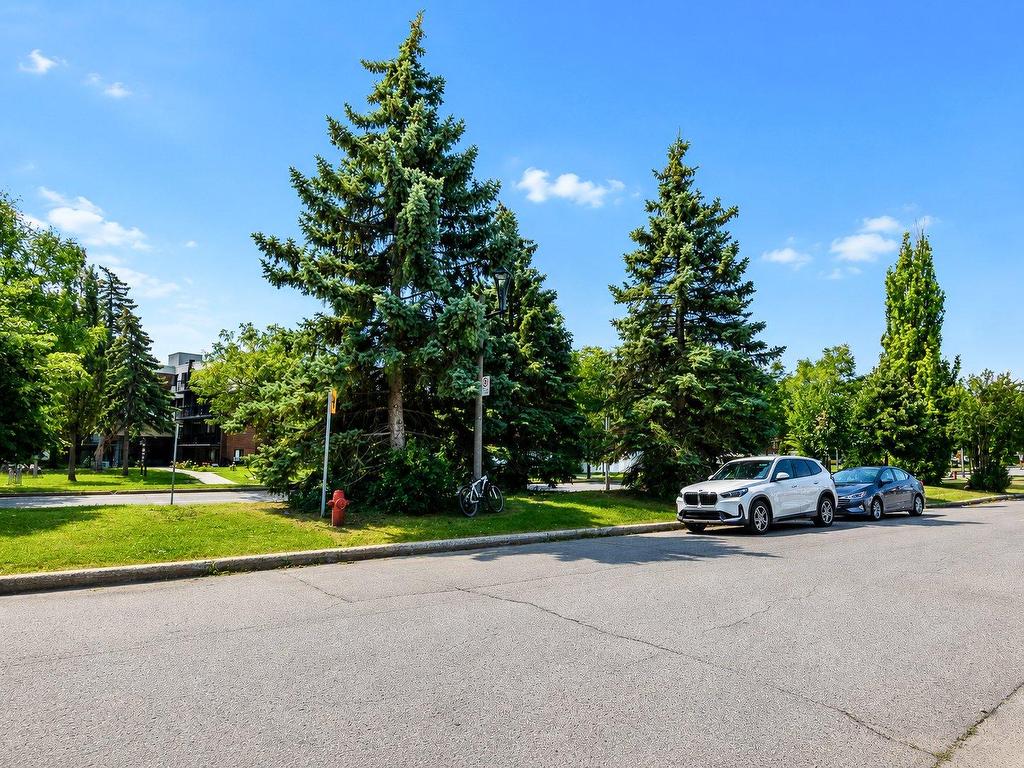 









5098


Rue Athéna

,
Pierrefonds-Roxboro (Montréal),




QC
H8Z3K8

