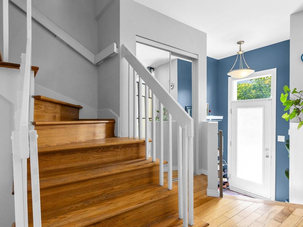 









5098


Rue Athéna

,
Pierrefonds-Roxboro (Montréal),




QC
H8Z3K8


