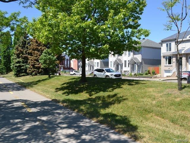 









5098


Rue Athéna

,
Pierrefonds-Roxboro (Montréal),




QC
H8Z3K8

