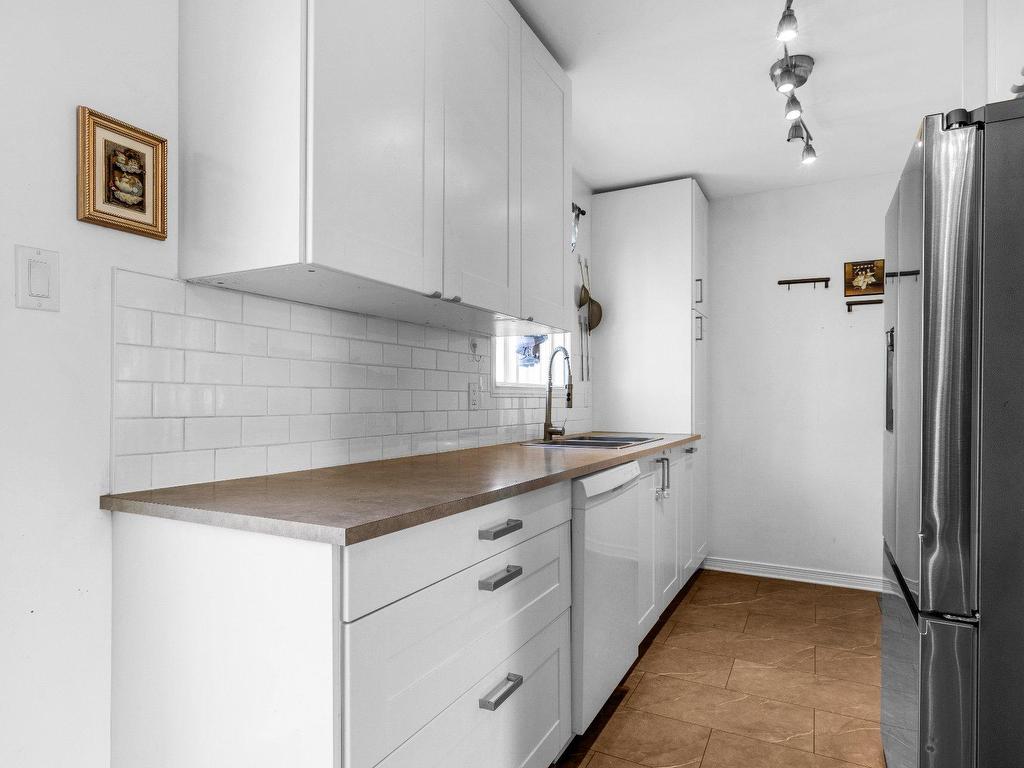 









5098


Rue Athéna

,
Pierrefonds-Roxboro (Montréal),




QC
H8Z3K8

