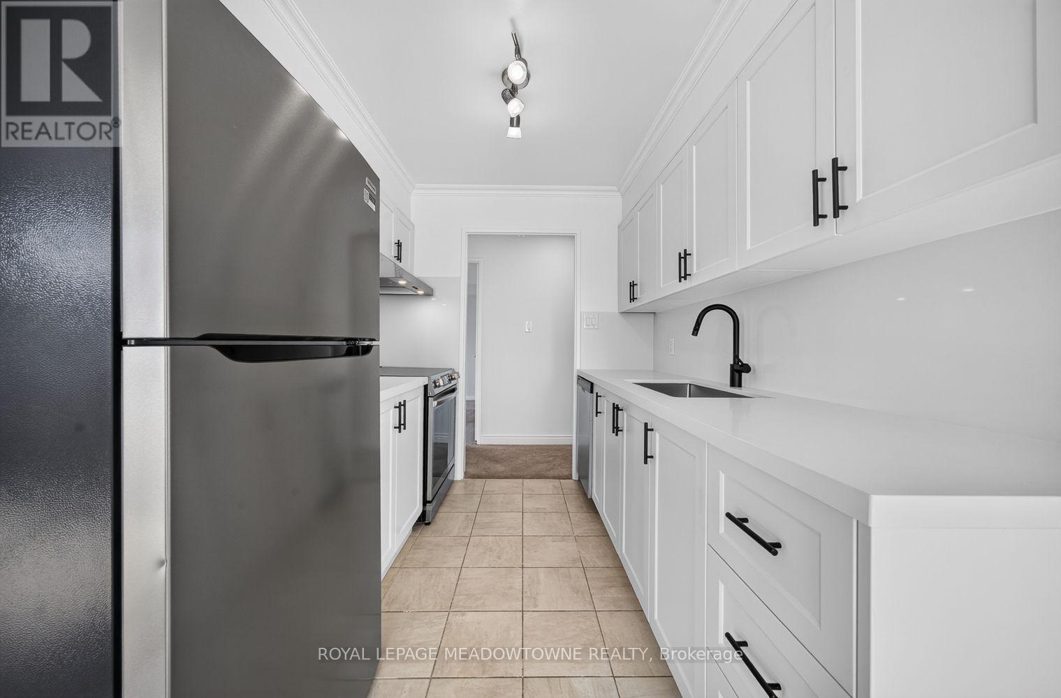












1501 - 1580 MISSISSAUGA VALLEY BOULEVARD

,
Mississauga,




Ontario
L5A3T8

