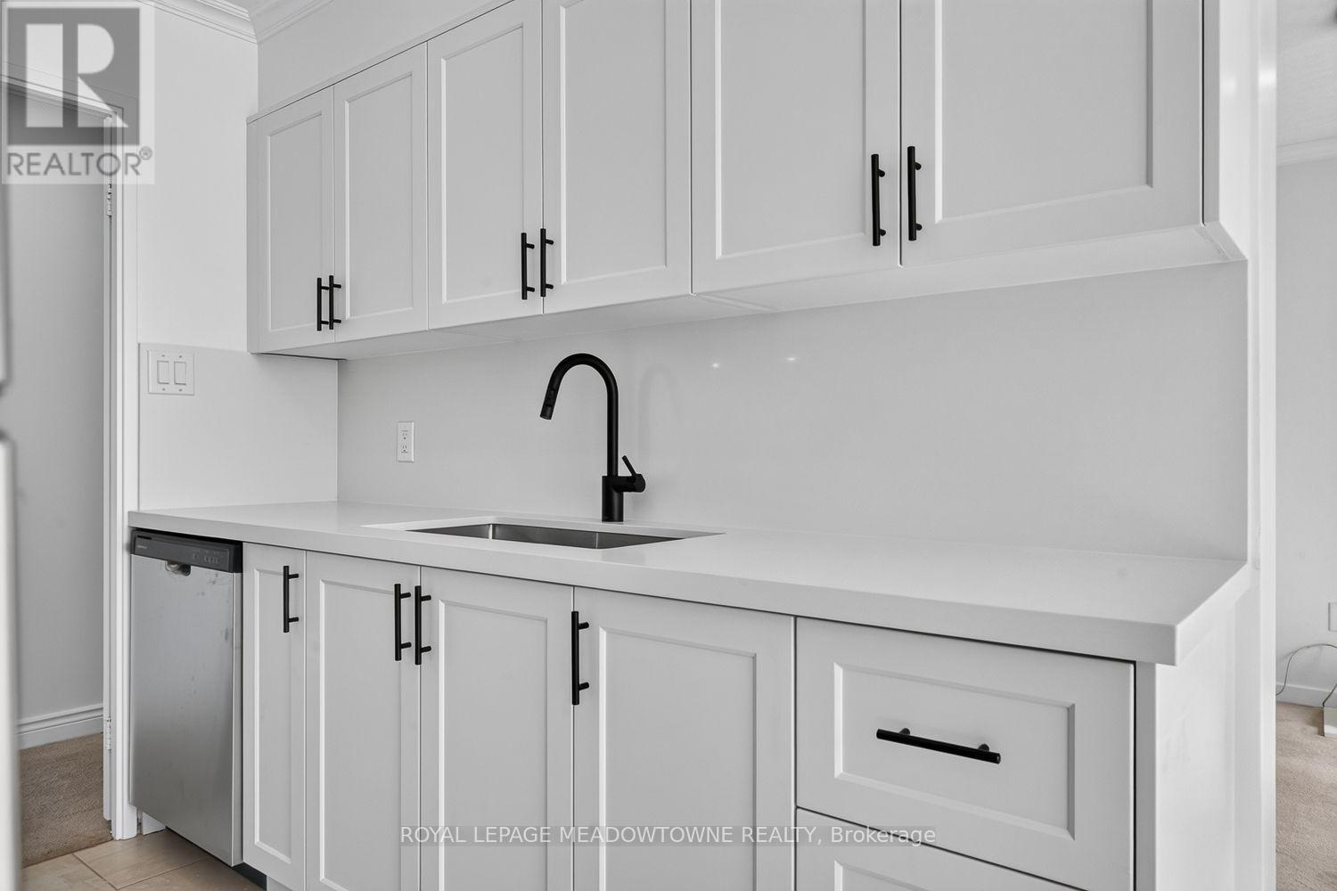 












1501 - 1580 MISSISSAUGA VALLEY BOULEVARD

,
Mississauga,




Ontario
L5A3T8

