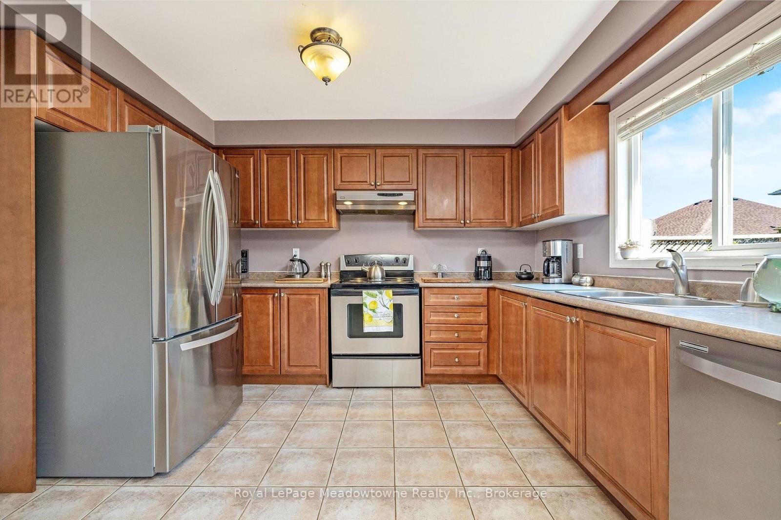 












248 PETTIGREW TRAIL

,
Milton (DE Dempsey),




Ontario
L9T5X7

