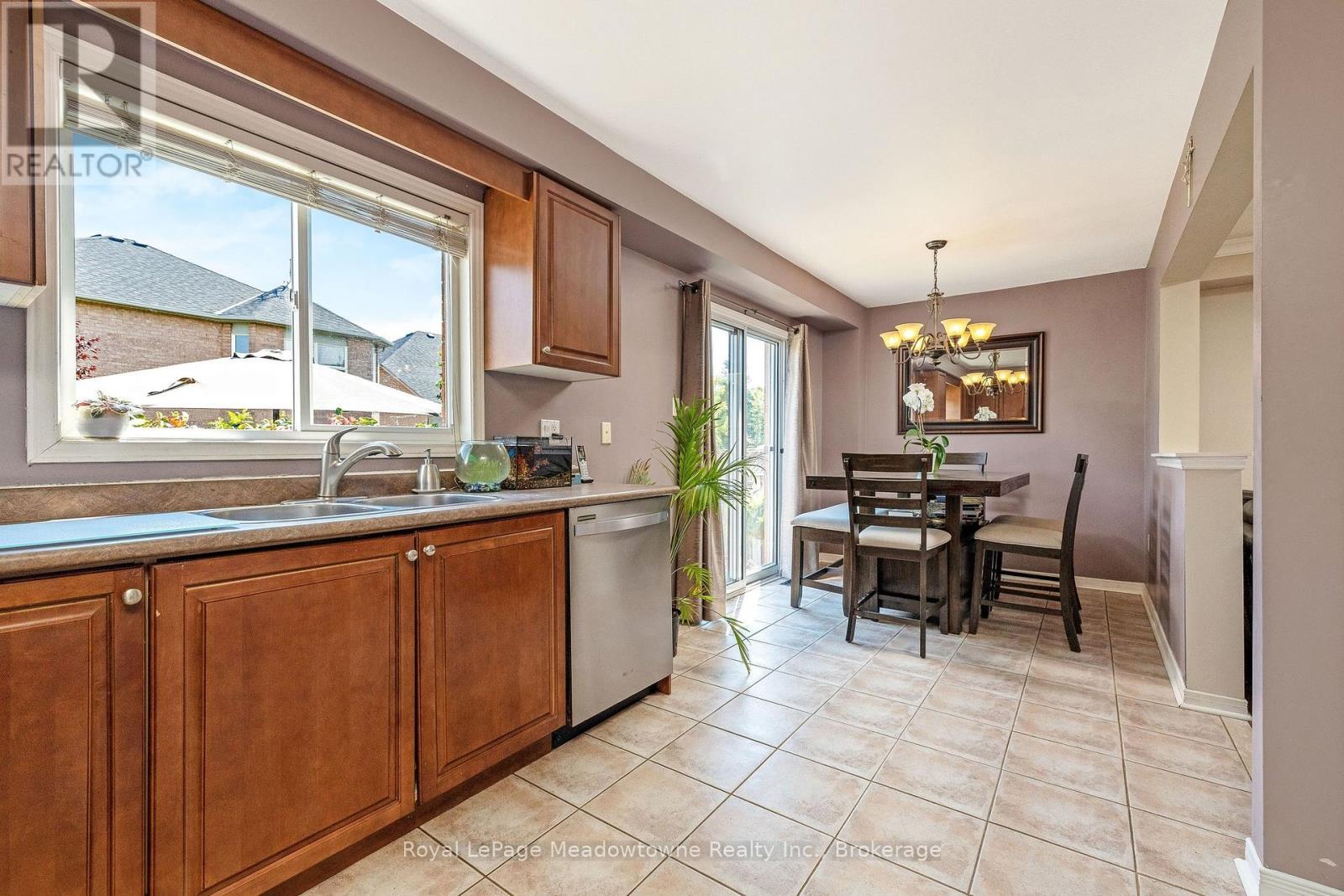 












248 PETTIGREW TRAIL

,
Milton (DE Dempsey),




Ontario
L9T5X7

