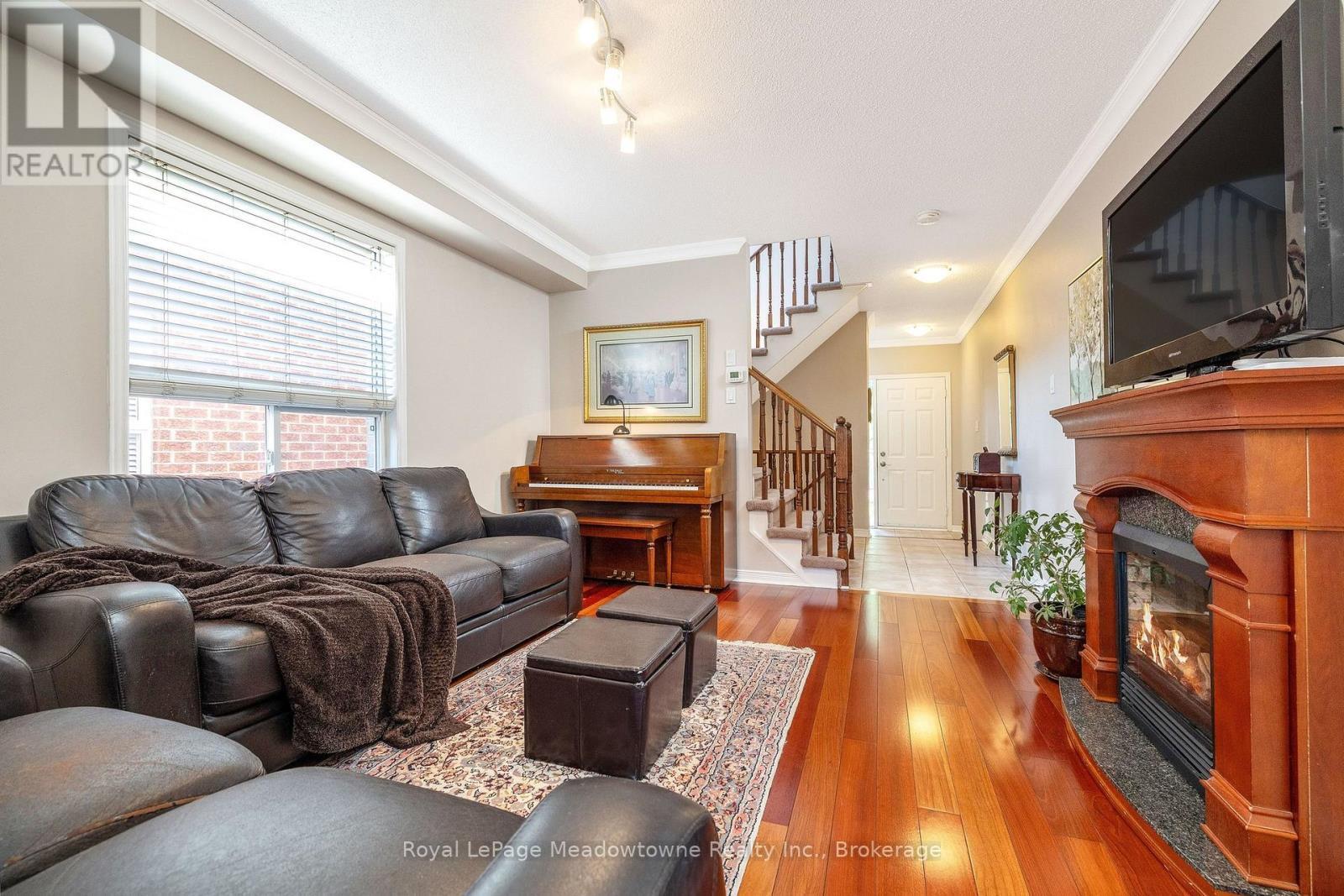 












248 PETTIGREW TRAIL

,
Milton (DE Dempsey),




Ontario
L9T5X7

