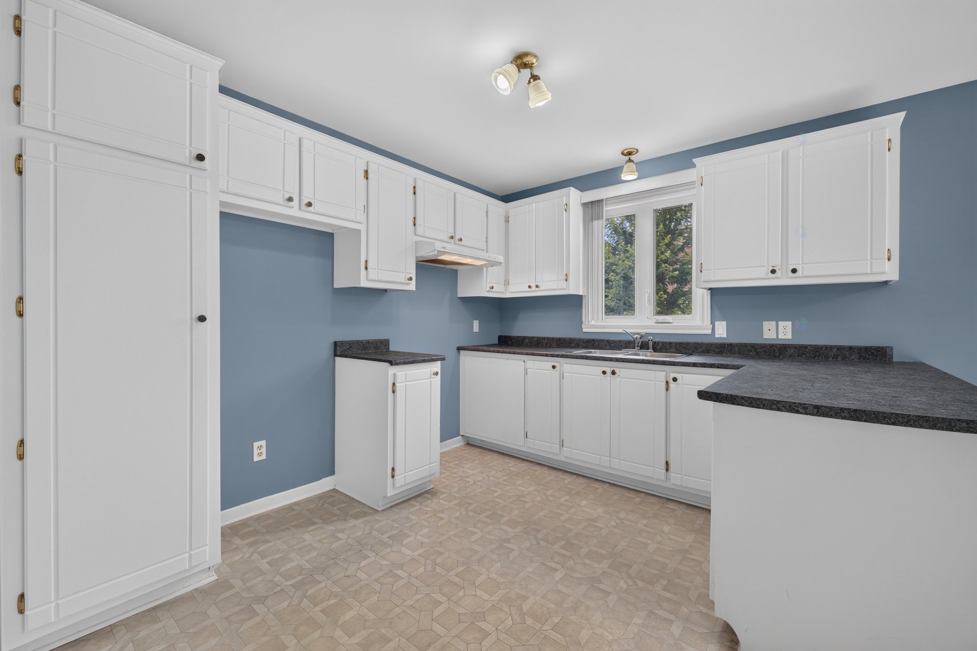 









871


Rue de Tours

,
Boucherville,




QC
J4B5J9

