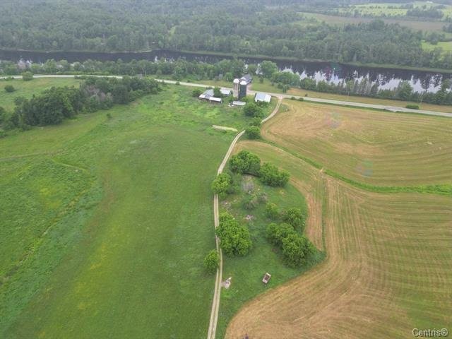 









103Z


Ch. de Point Comfort

,
Gracefield,




QC
J0X1W0

