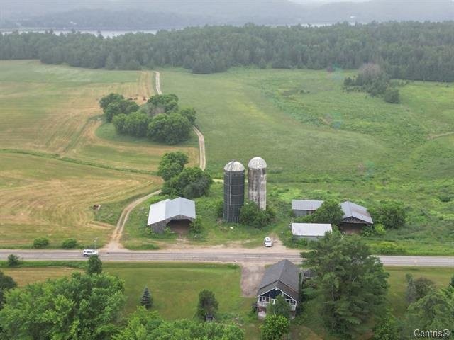 









103Z


Ch. de Point Comfort

,
Gracefield,




QC
J0X1W0

