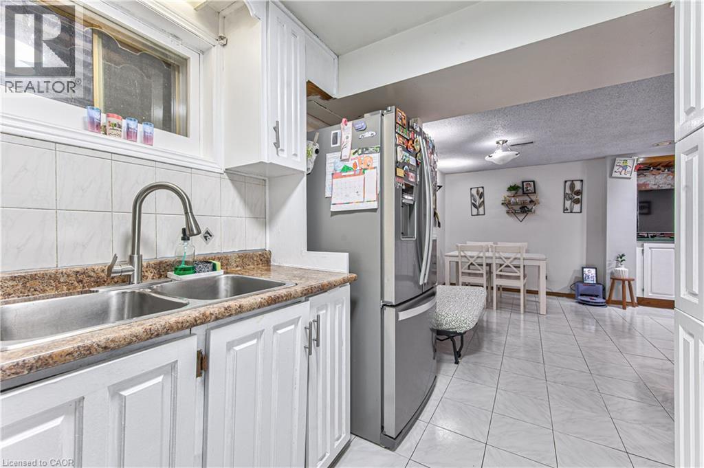 












2560 PALISANDER Avenue

,
Mississauga,




Ontario
L5B2L2

