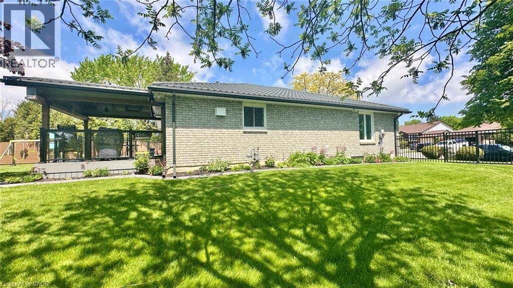 












1 EDENRIDGE Drive

,
Townsend,




Ontario
N0A1S0

