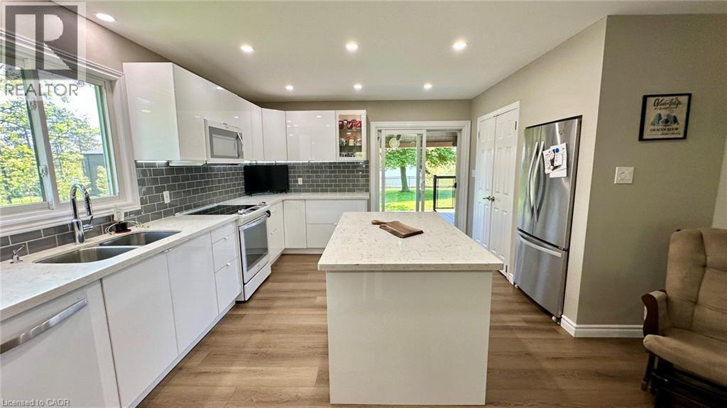 












1 EDENRIDGE Drive

,
Townsend,




Ontario
N0A1S0

