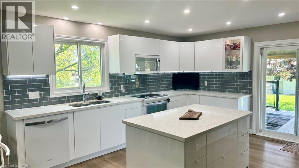












1 EDENRIDGE Drive

,
Townsend,




Ontario
N0A1S0

