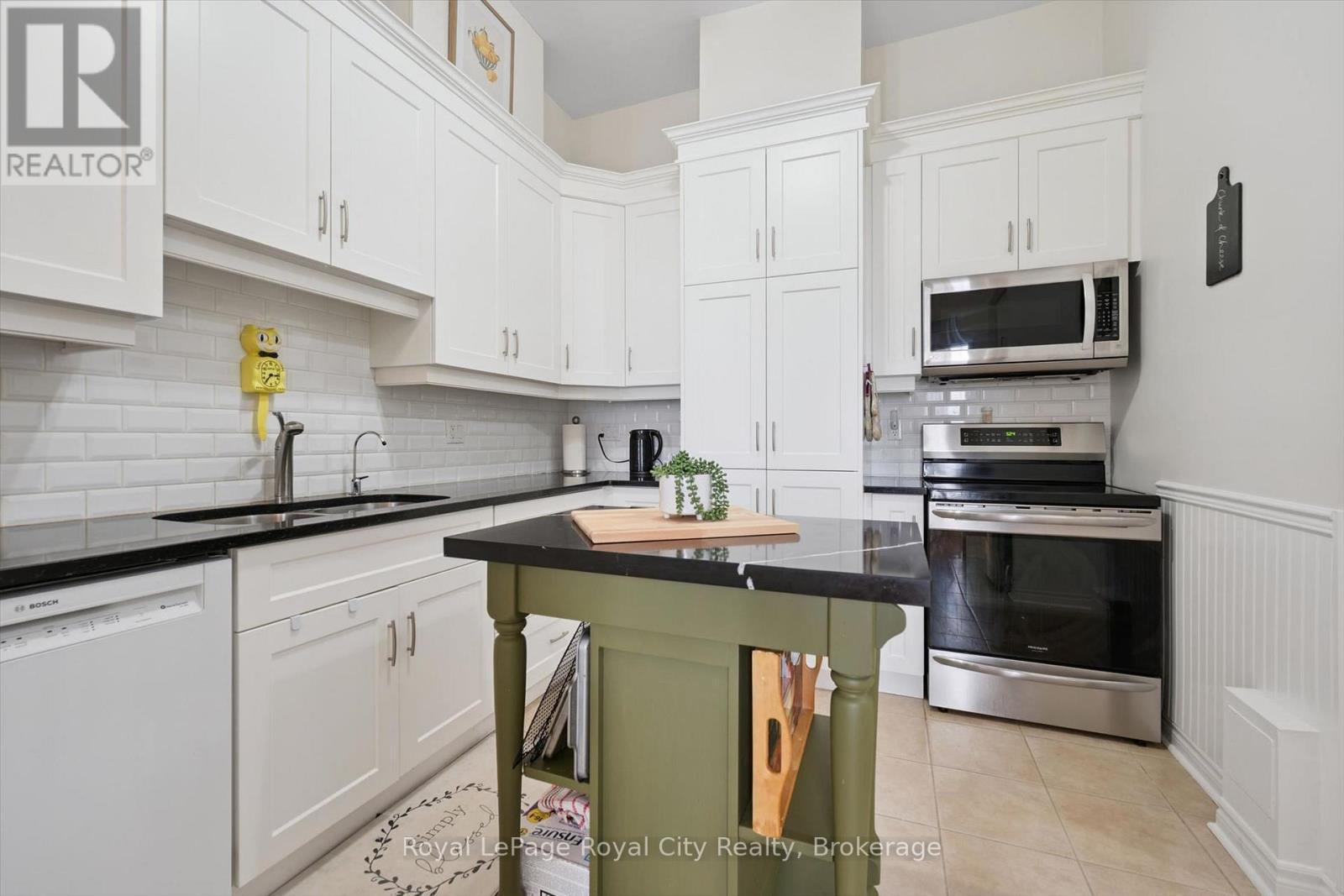 












101 - 478 ST ANDREW STREET E

,
Centre Wellington (Fergus),




Ontario
N1M3V7

