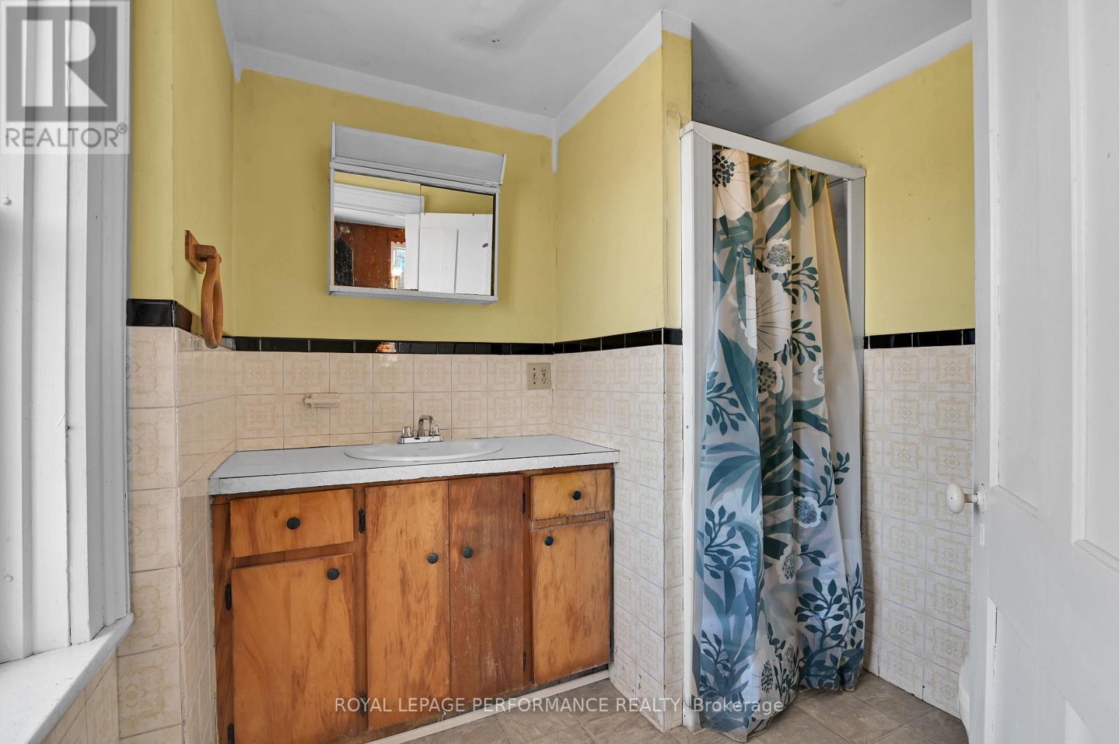 












2421 BUCKWHEAT ROAD W

,
Edwardsburgh/Cardinal,




Ontario
K0E1X0


