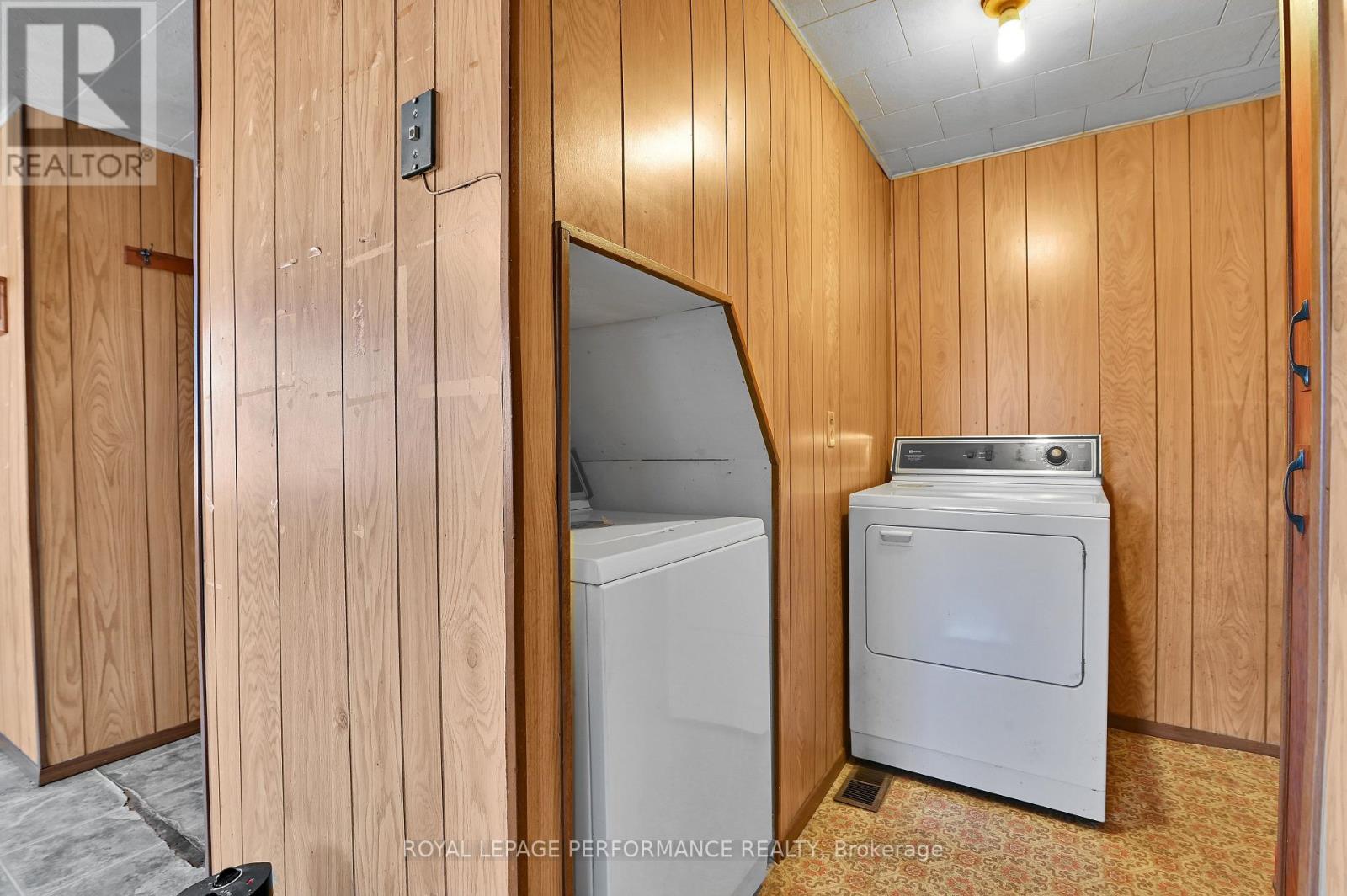 












2421 BUCKWHEAT ROAD W

,
Edwardsburgh/Cardinal,




Ontario
K0E1X0

