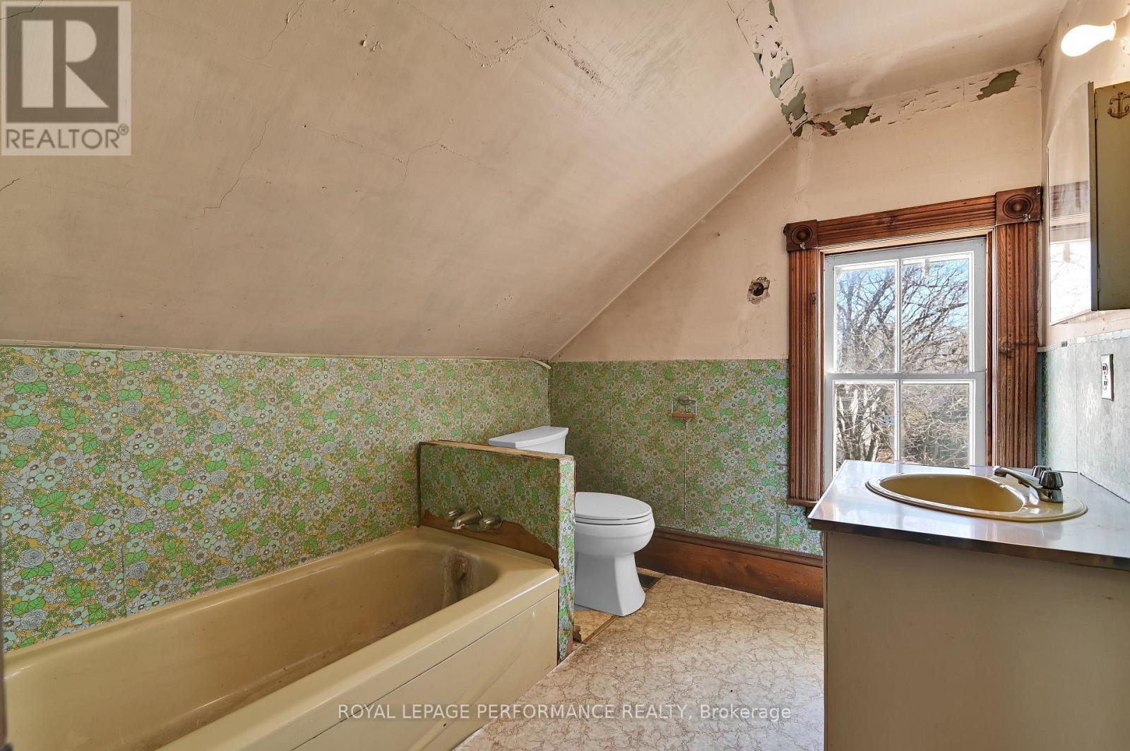 












2421 BUCKWHEAT ROAD W

,
Edwardsburgh/Cardinal,




Ontario
K0E1X0

