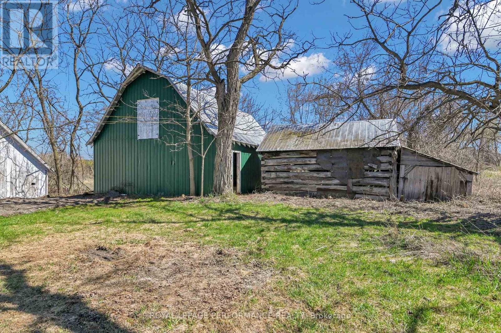 












2421 BUCKWHEAT ROAD W

,
Edwardsburgh/Cardinal,




Ontario
K0E1X0

