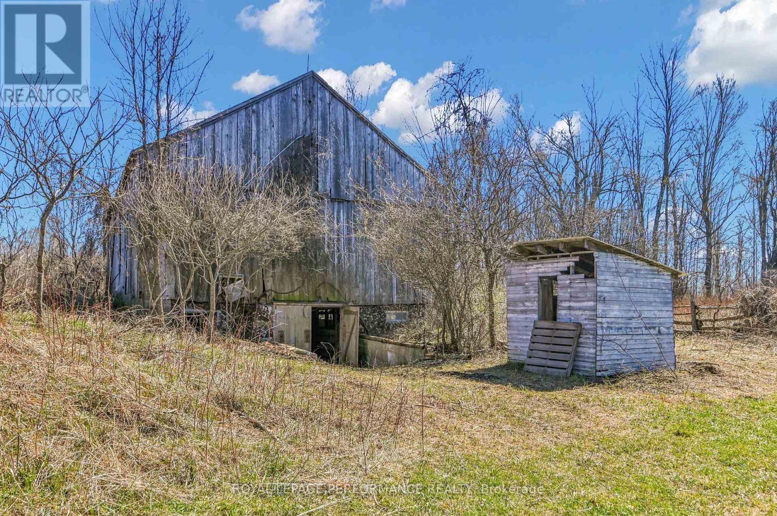 












2421 BUCKWHEAT ROAD W

,
Edwardsburgh/Cardinal,




Ontario
K0E1X0

