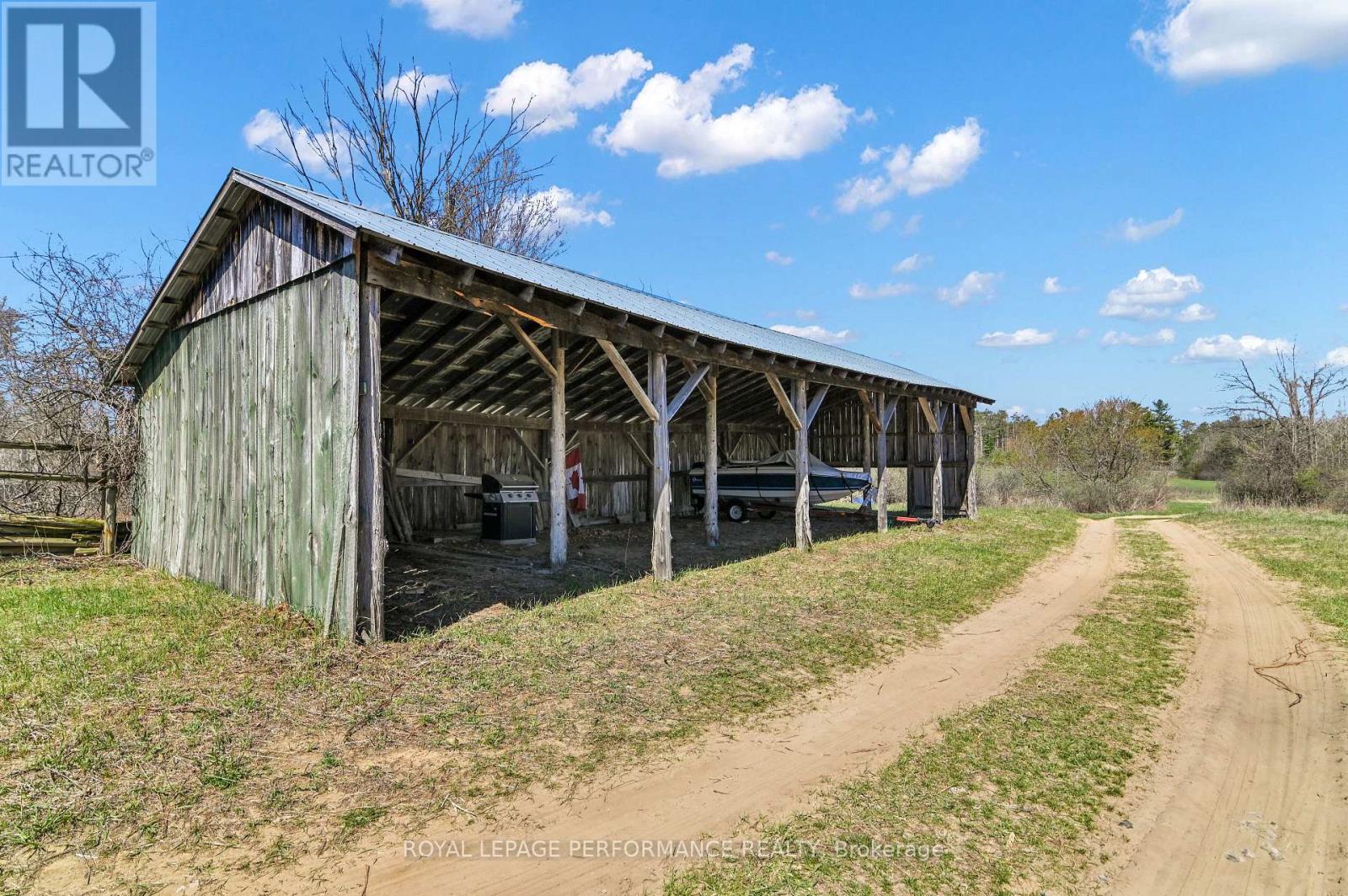 












2421 BUCKWHEAT ROAD W

,
Edwardsburgh/Cardinal,




Ontario
K0E1X0

