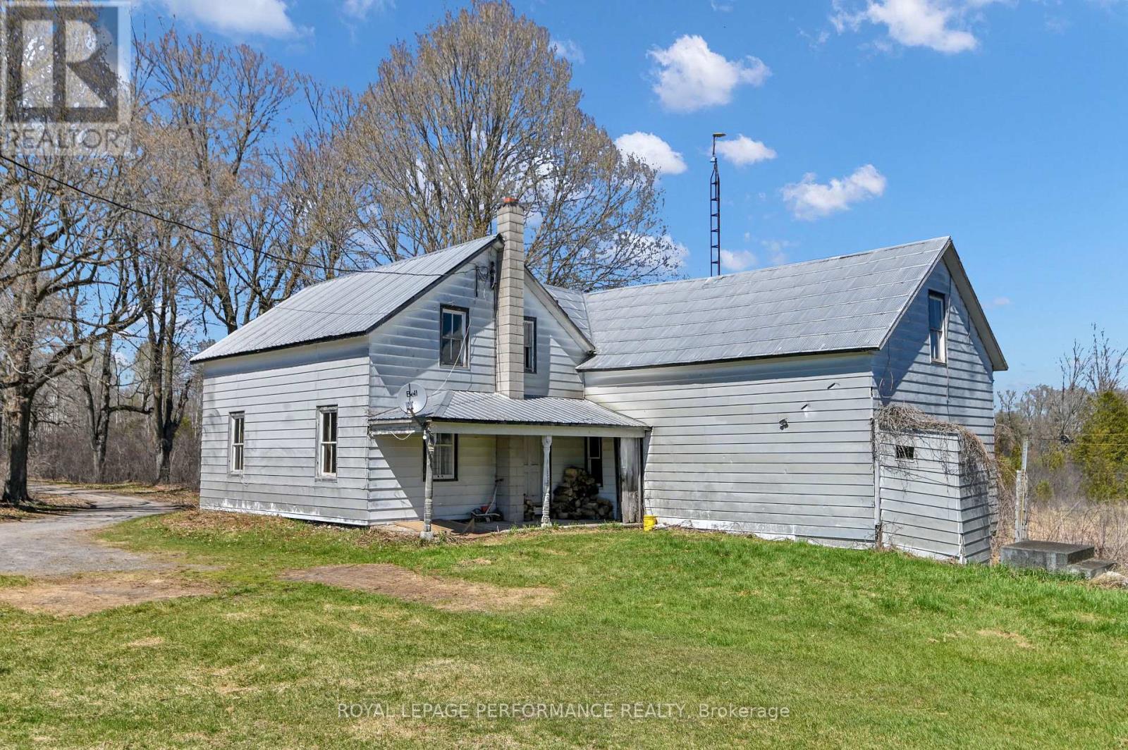












2421 BUCKWHEAT ROAD W

,
Edwardsburgh/Cardinal,




Ontario
K0E1X0

