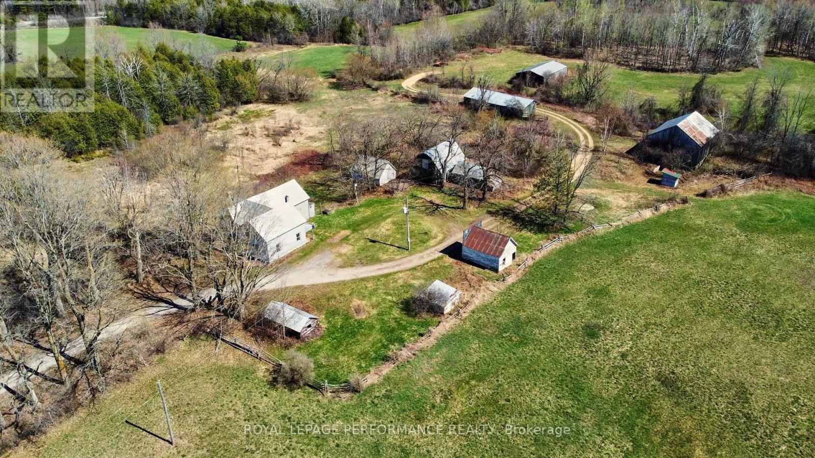 












2421 BUCKWHEAT ROAD W

,
Edwardsburgh/Cardinal,




Ontario
K0E1X0

