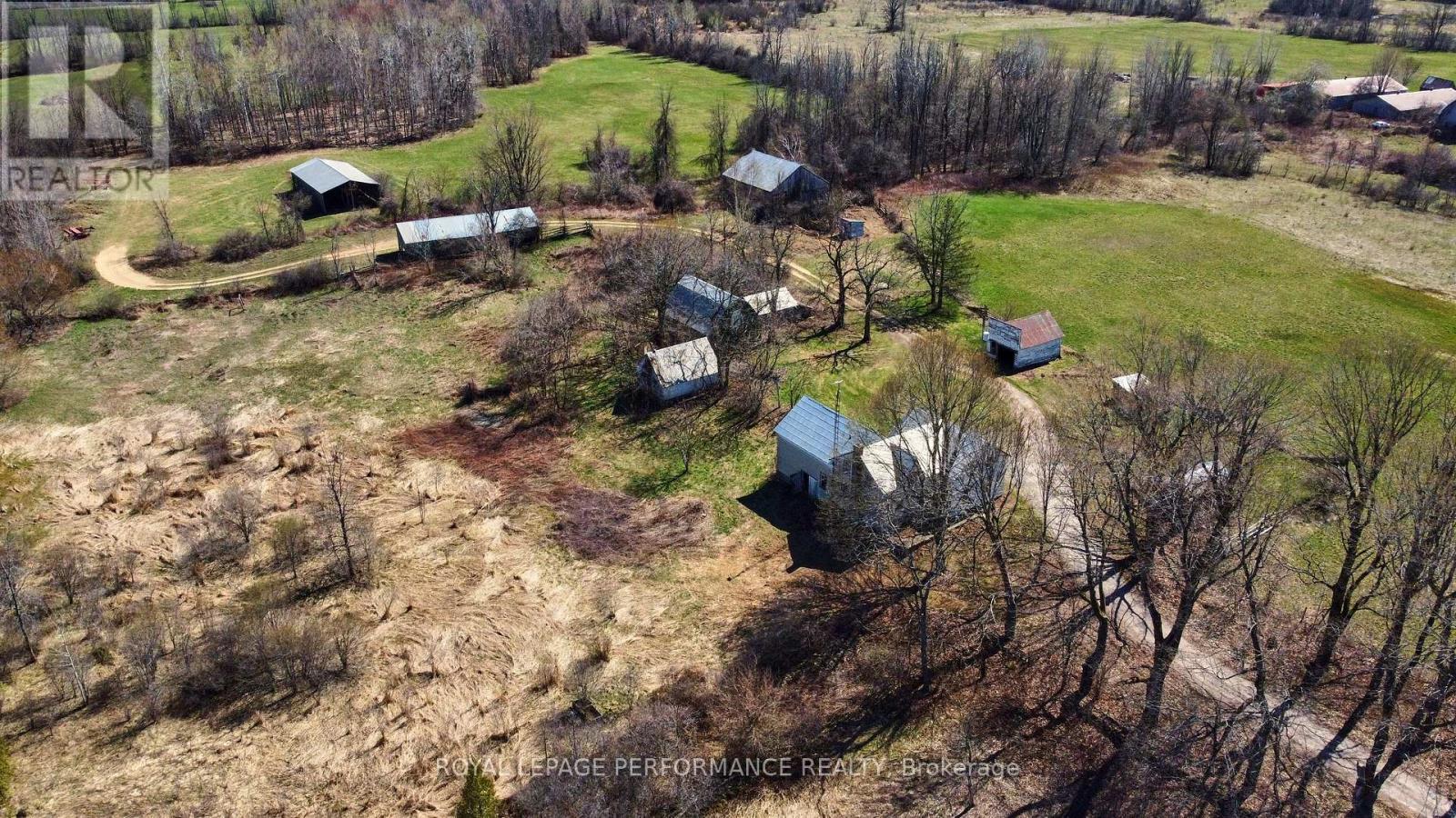 












2421 BUCKWHEAT ROAD W

,
Edwardsburgh/Cardinal,




Ontario
K0E1X0

