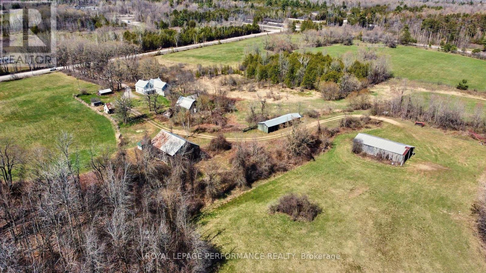 












2421 BUCKWHEAT ROAD W

,
Edwardsburgh/Cardinal,




Ontario
K0E1X0

