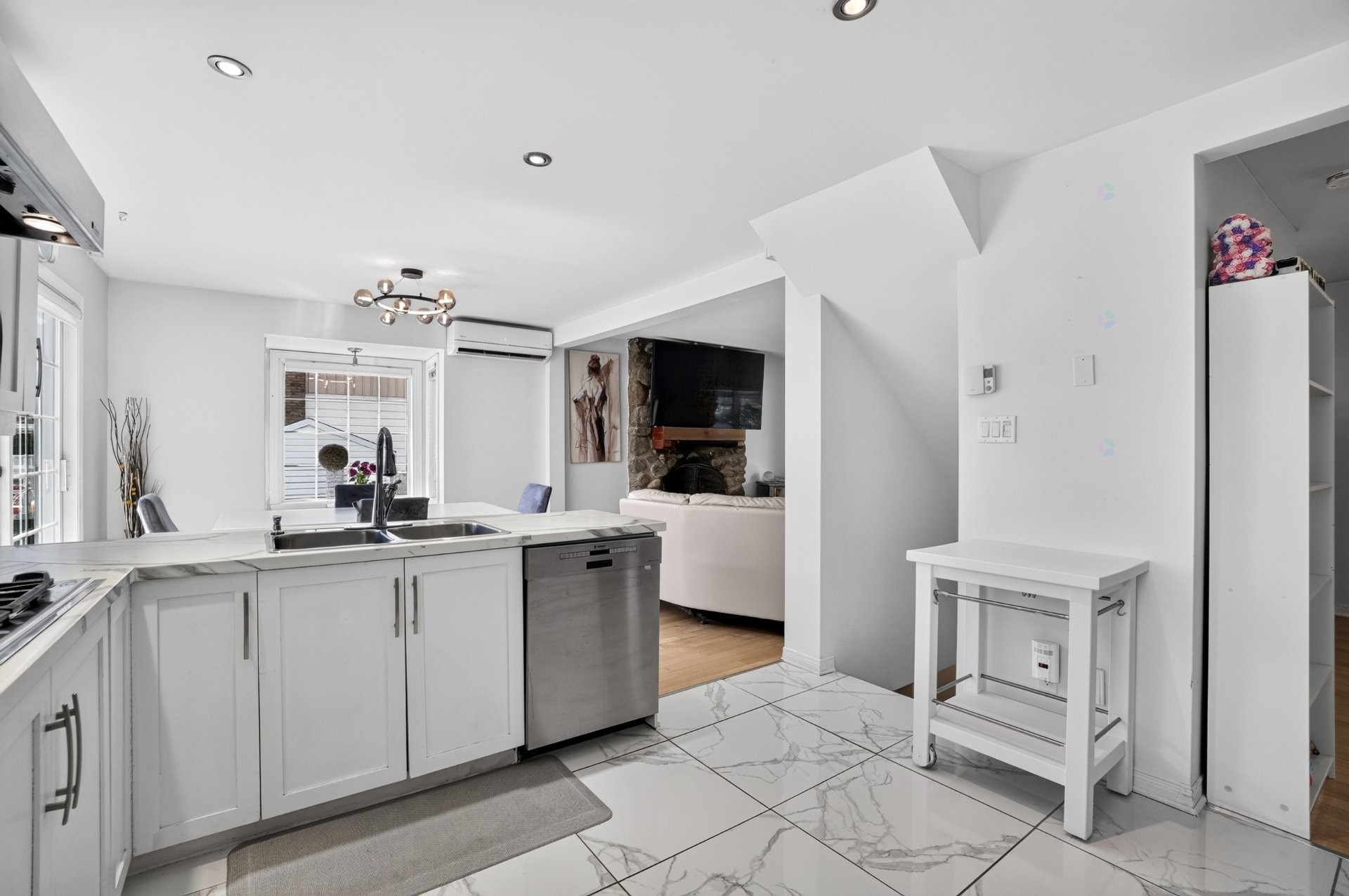 









422


Rue St-Laurent

,
Saint-Eustache,




QC
J7P3V5

