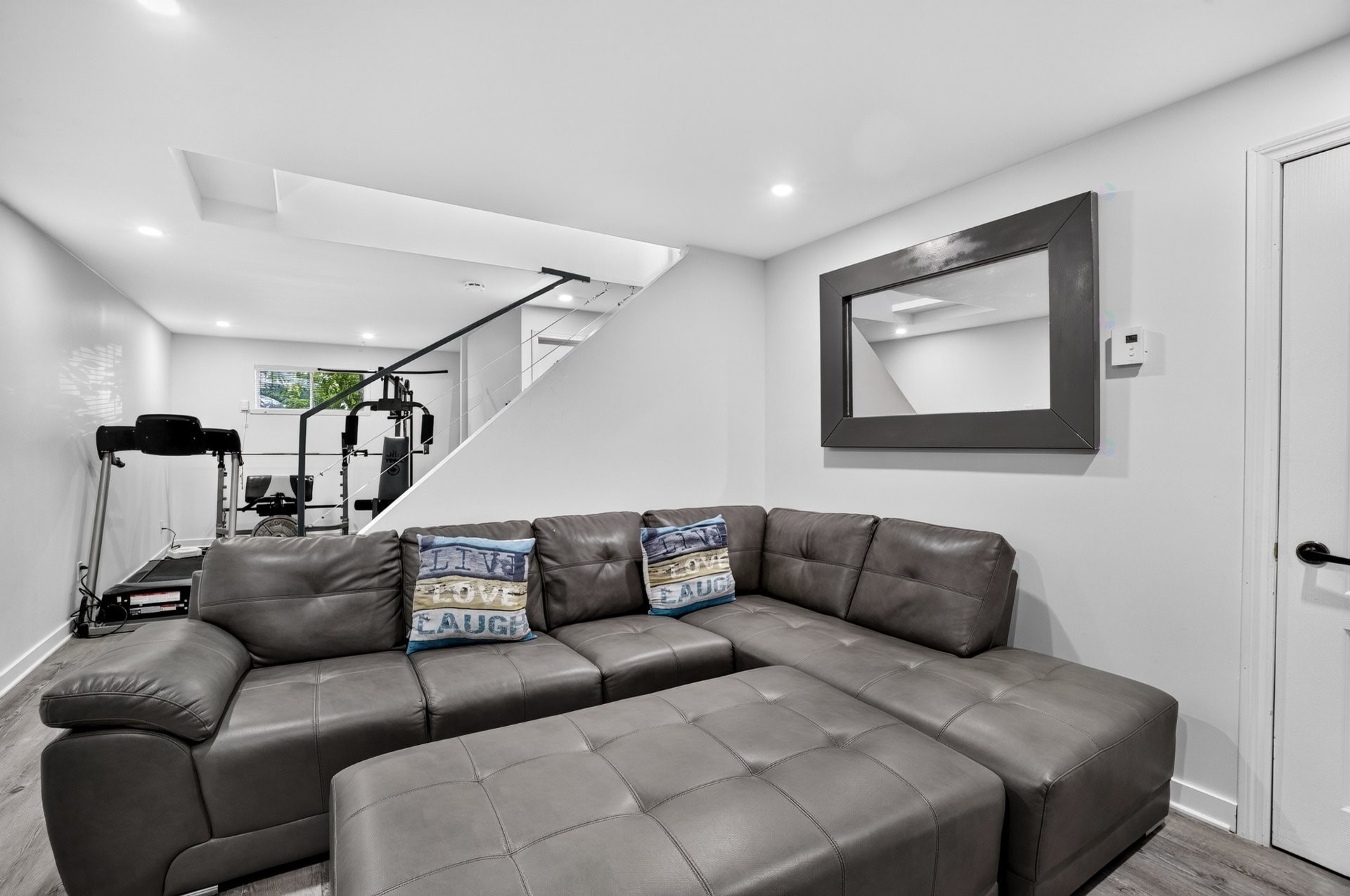 









422


Rue St-Laurent

,
Saint-Eustache,




QC
J7P3V5

