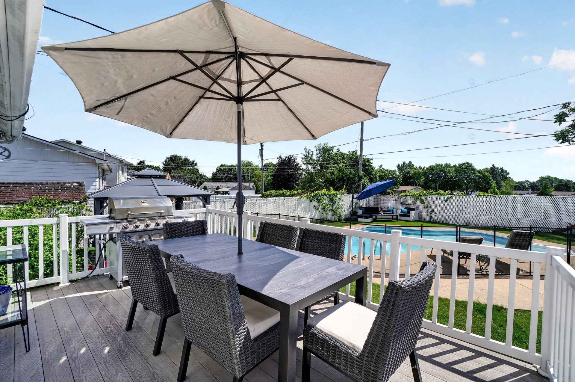 









422


Rue St-Laurent

,
Saint-Eustache,




QC
J7P3V5

