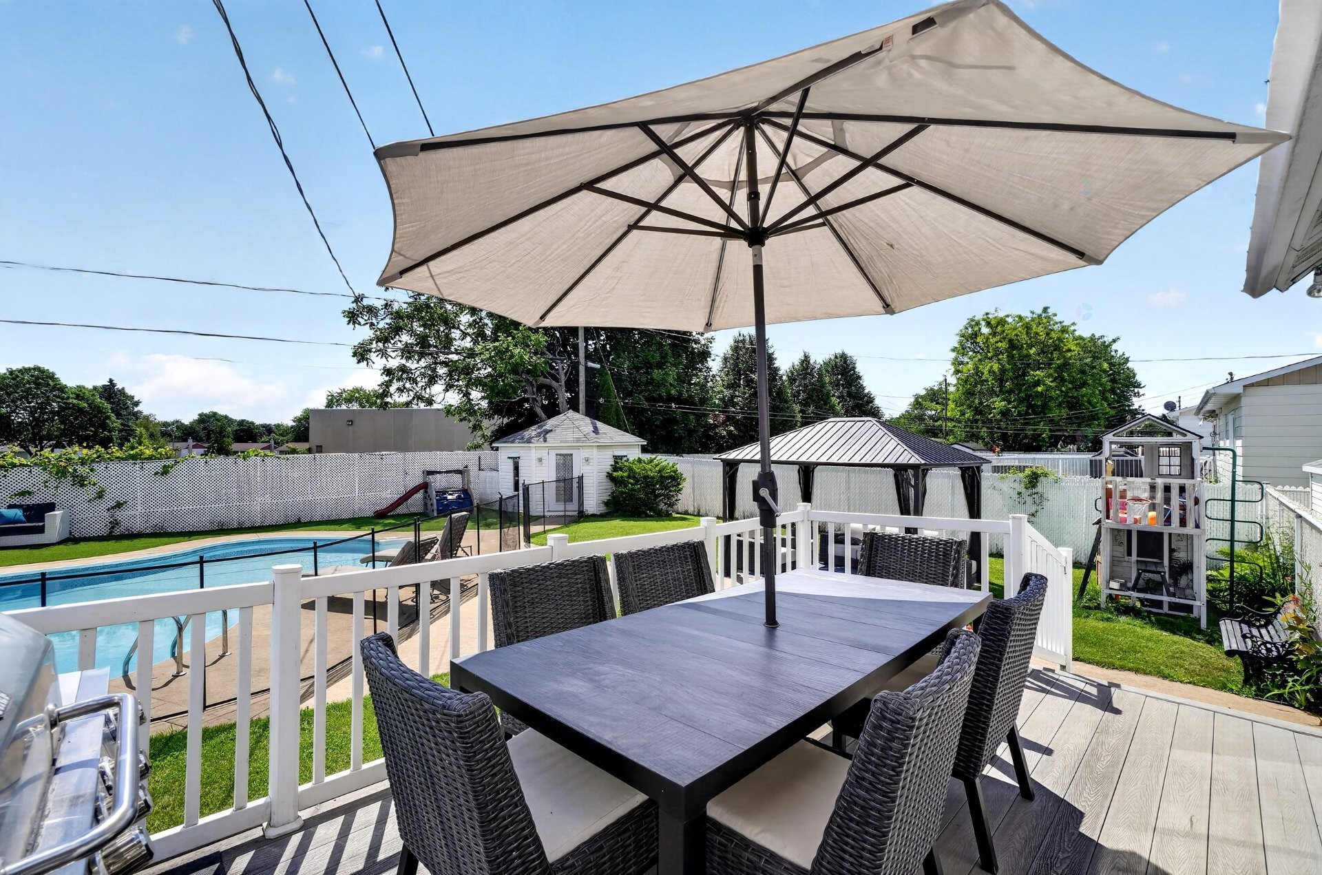 









422


Rue St-Laurent

,
Saint-Eustache,




QC
J7P3V5

