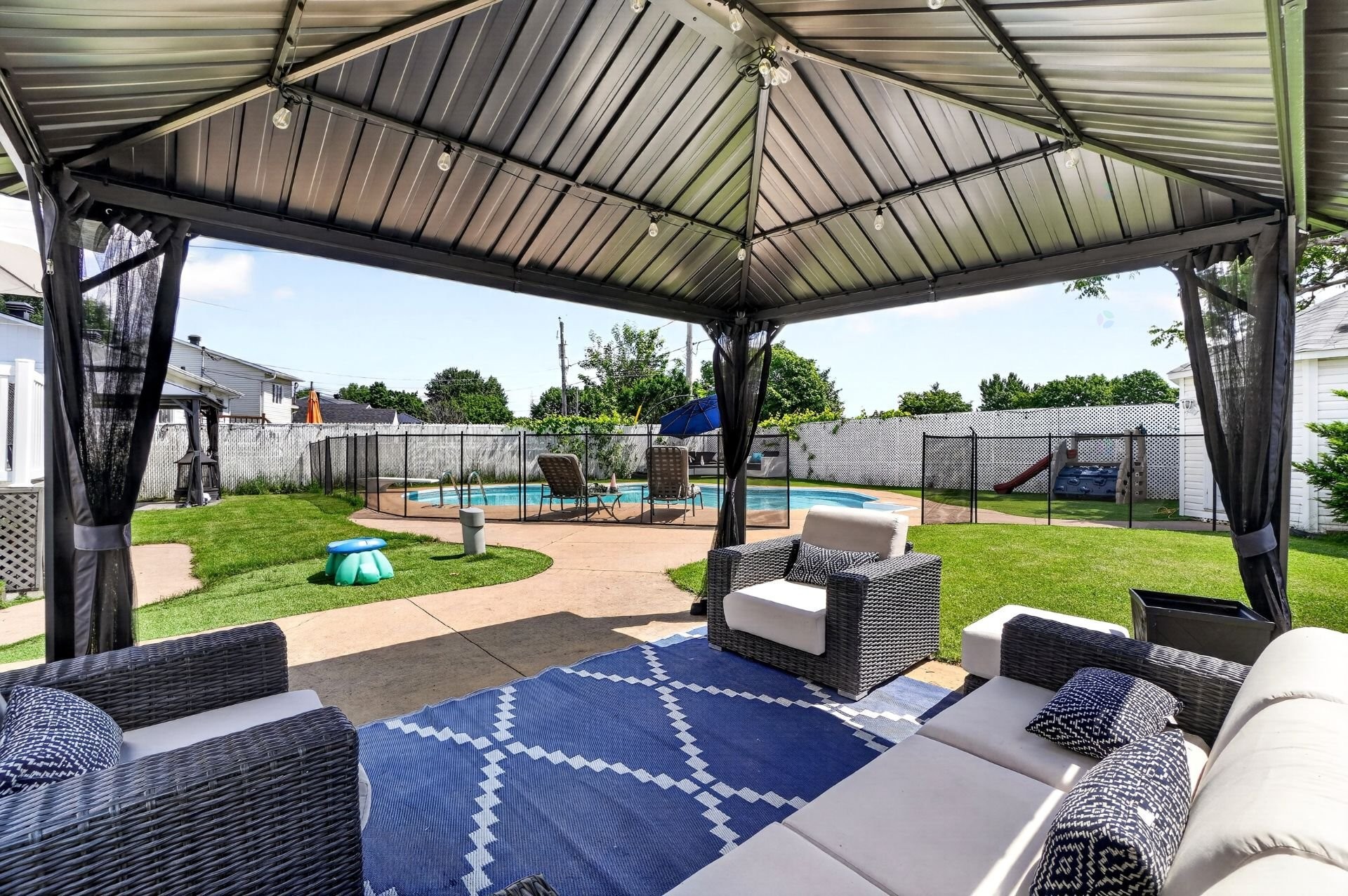 









422


Rue St-Laurent

,
Saint-Eustache,




QC
J7P3V5

