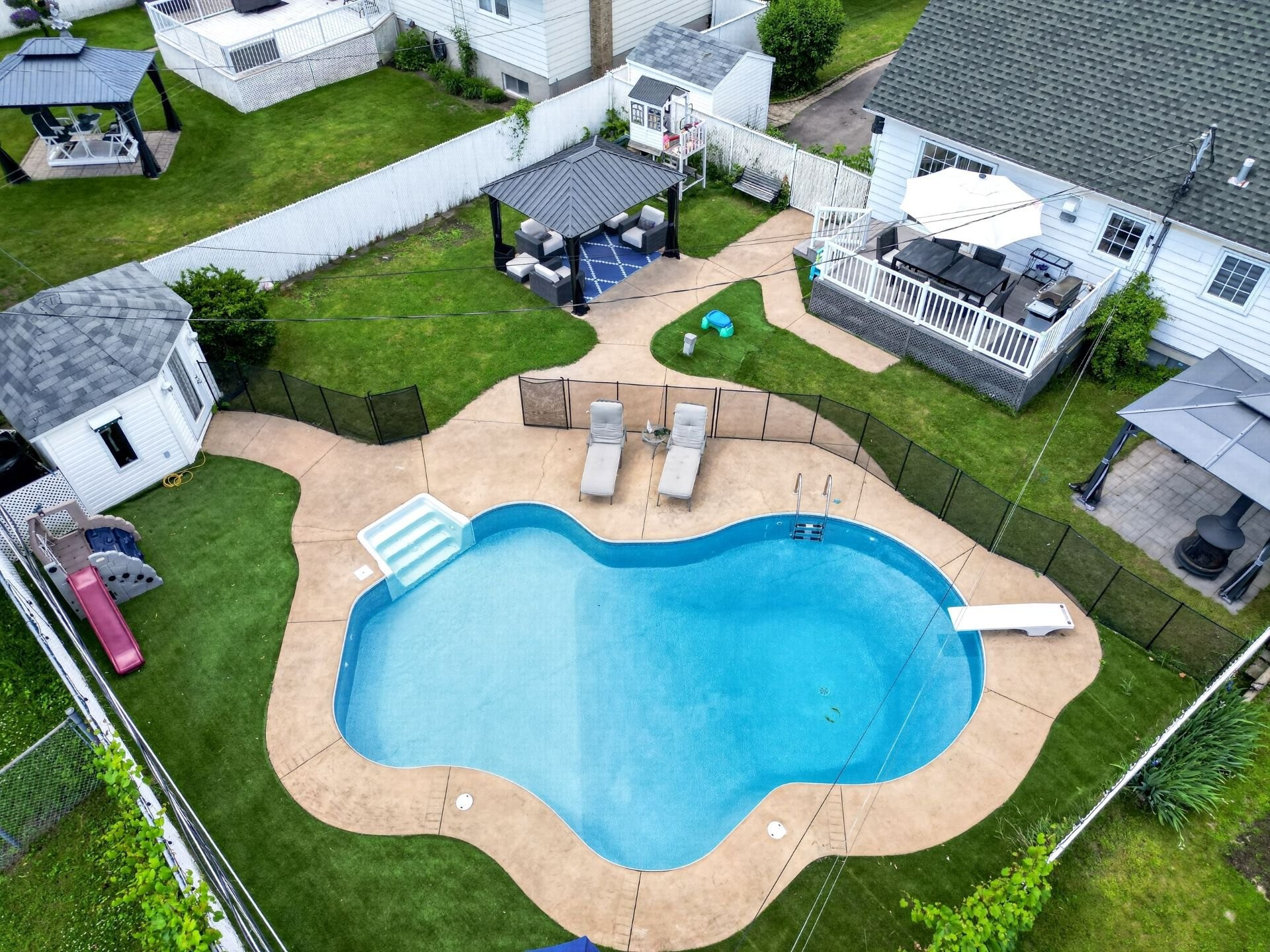









422


Rue St-Laurent

,
Saint-Eustache,




QC
J7P3V5


