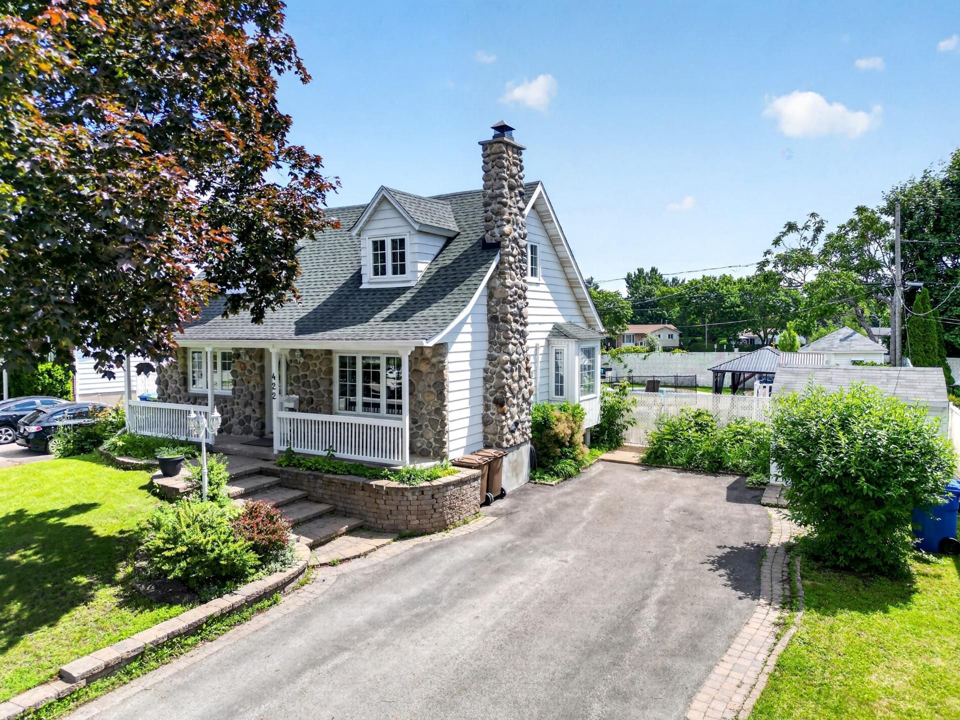 









422


Rue St-Laurent

,
Saint-Eustache,




QC
J7P3V5

