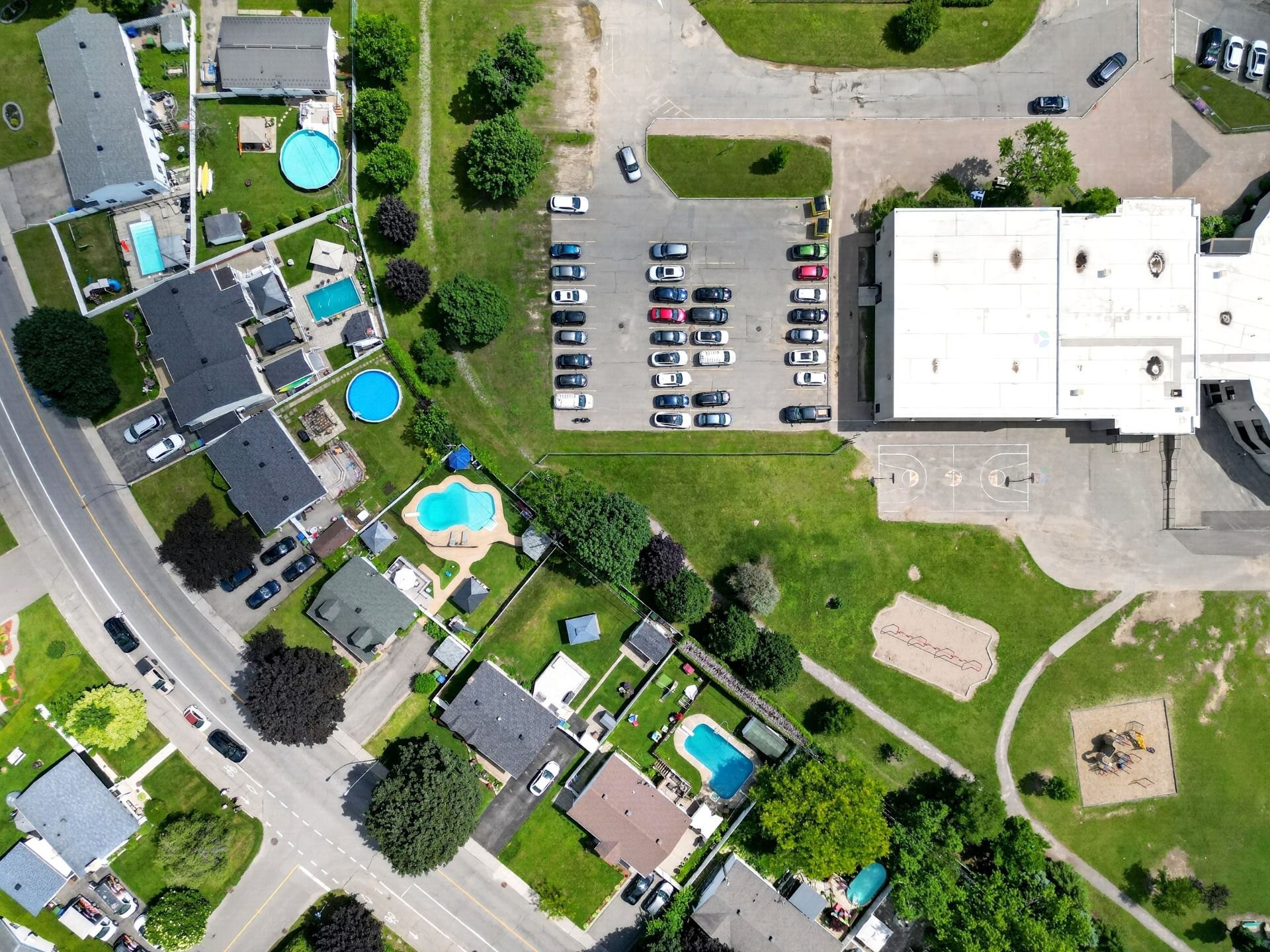 









422


Rue St-Laurent

,
Saint-Eustache,




QC
J7P3V5

