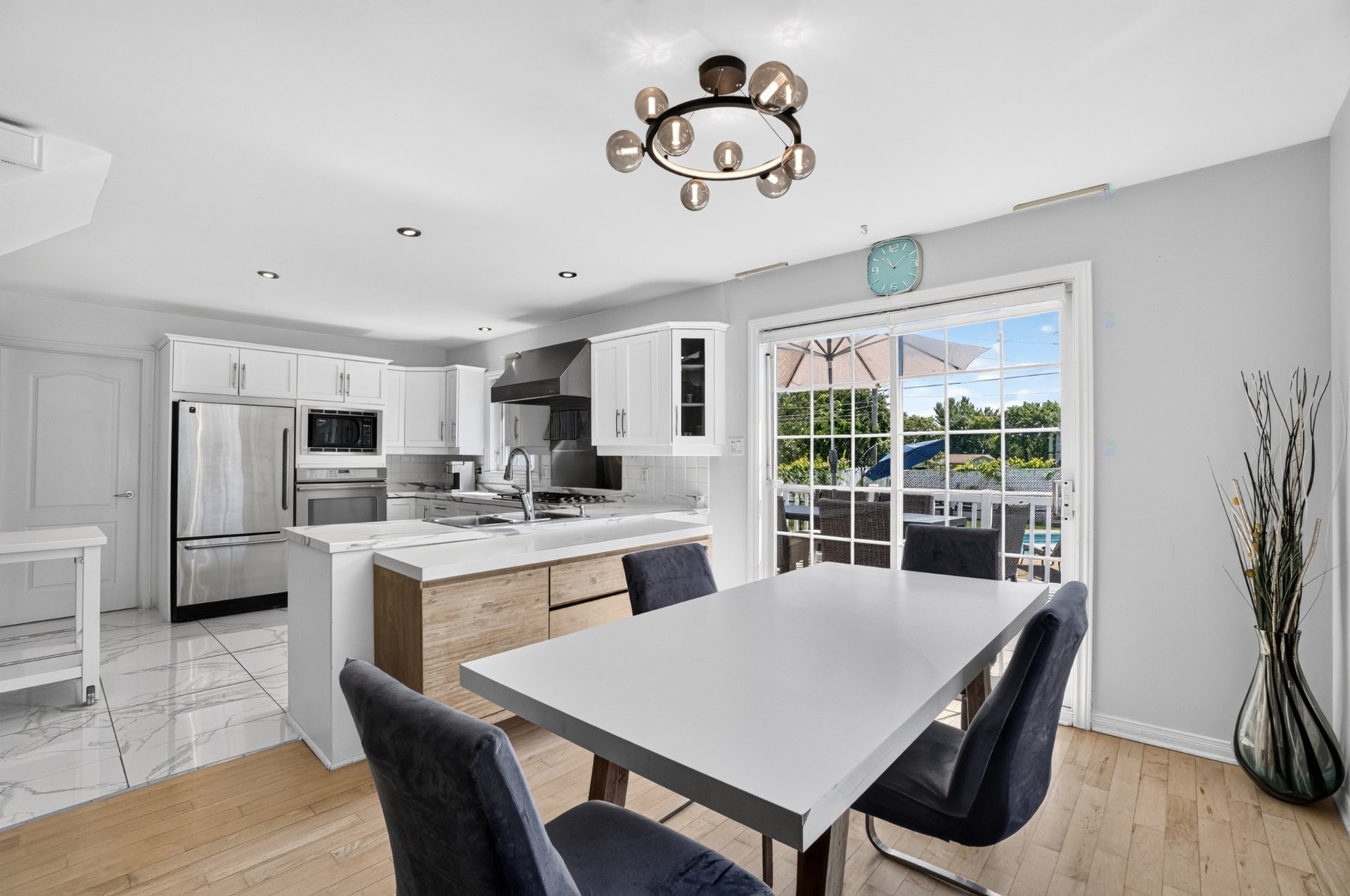 









422


Rue St-Laurent

,
Saint-Eustache,




QC
J7P3V5

