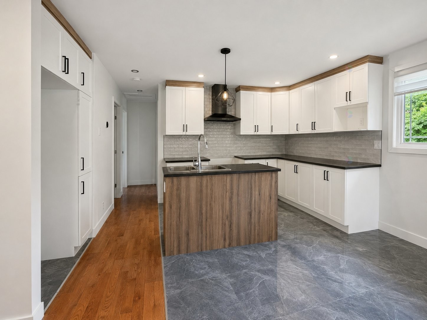 









556


Rue Milks

,
Gatineau (Gatineau),




QC
J8P6E4


