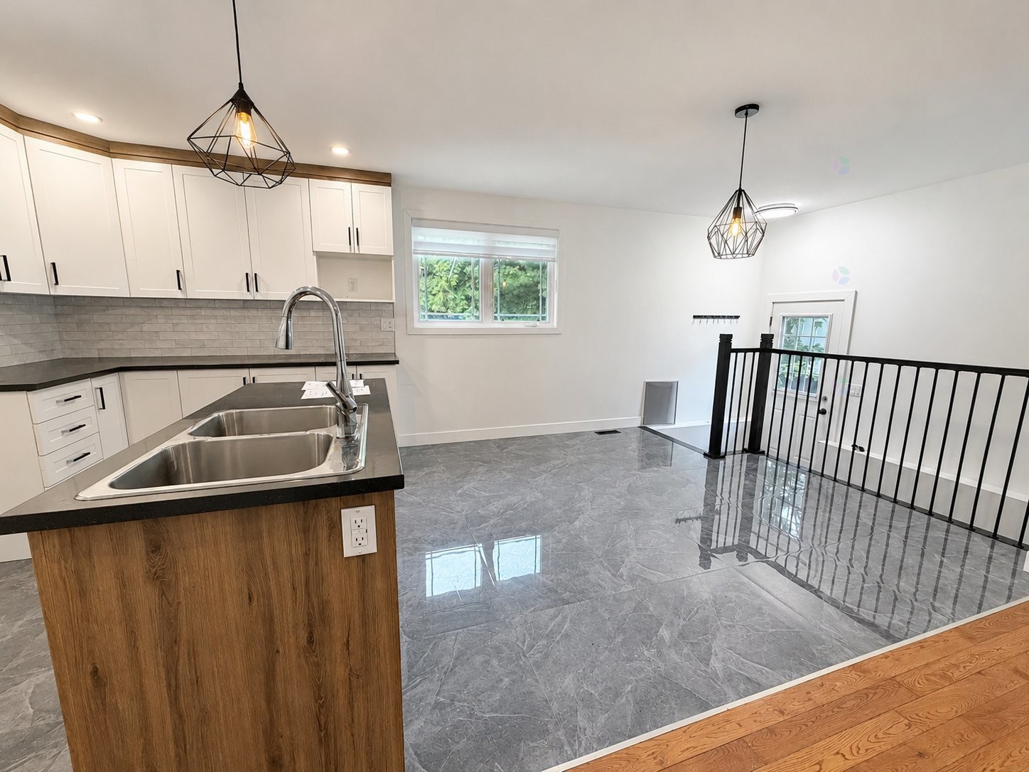 









556


Rue Milks

,
Gatineau (Gatineau),




QC
J8P6E4

