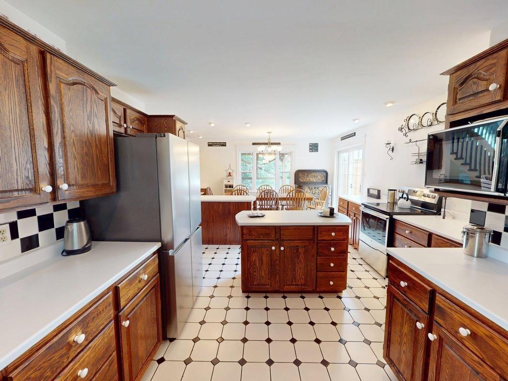












8 Glen Manor Drive

,
Dartmouth,




NS
B3A 3S5

