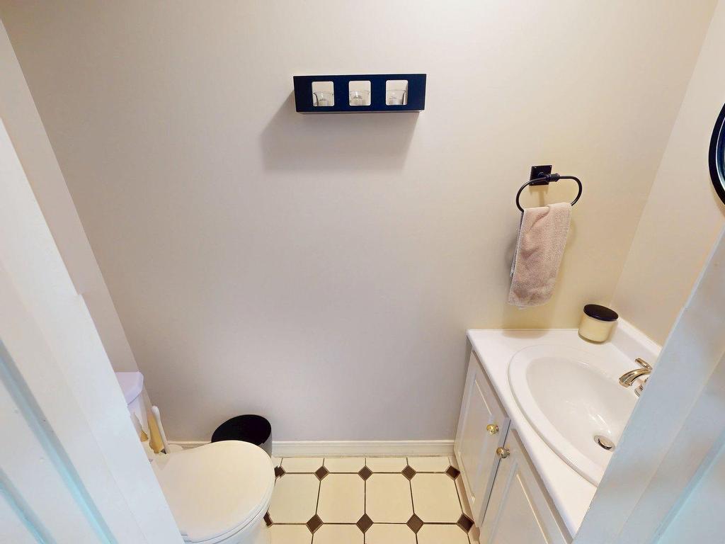 












8 Glen Manor Drive

,
Dartmouth,




NS
B3A 3S5

