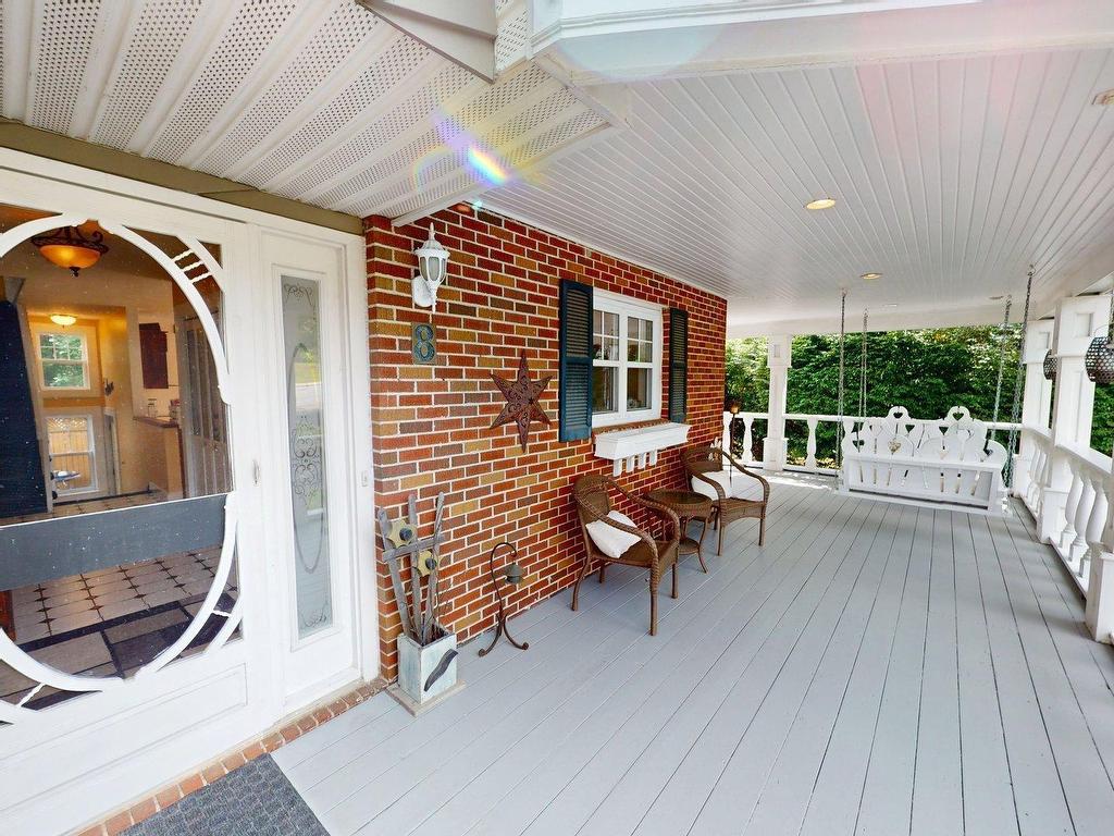 












8 Glen Manor Drive

,
Dartmouth,




NS
B3A 3S5

