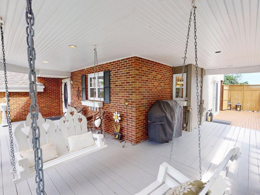 












8 Glen Manor Drive

,
Dartmouth,




NS
B3A 3S5

