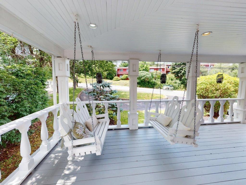 












8 Glen Manor Drive

,
Dartmouth,




NS
B3A 3S5

