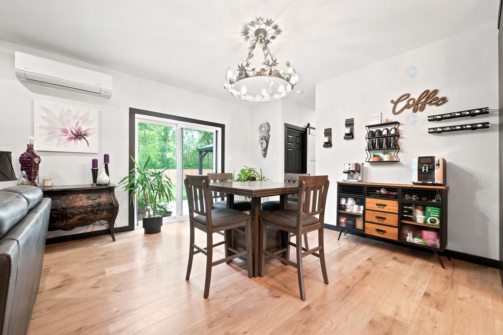 









140


Av. Paradise

,
Mansfield-et-Pontefract,




QC
J0X1R0


